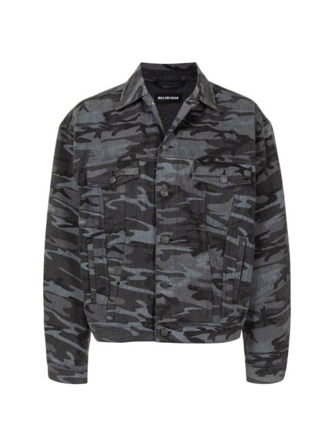 camouflage-print denim jacket