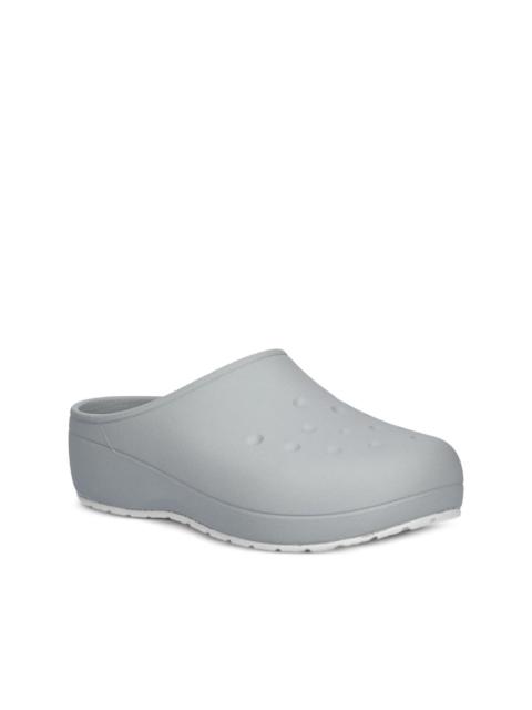 crocs round-toe slides