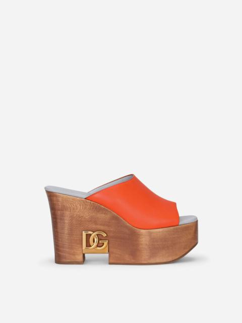 Calfskin wedges with DG logo