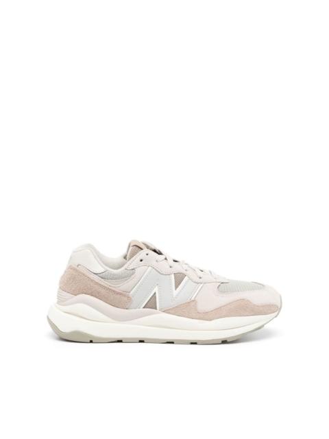 54/70 logo-patch lace-up trainers