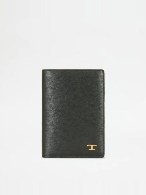 Tod's PASSPORT HOLDER IN LEATHER - BLACK
