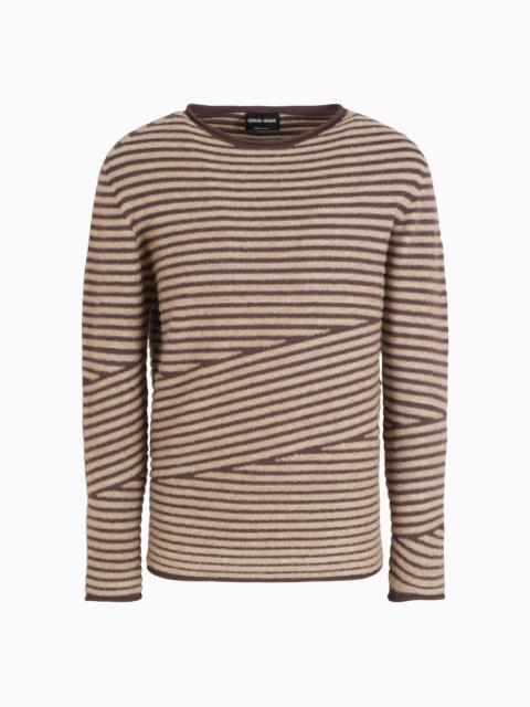 Crew-neck jumper in virgin wool, cashmere and bouclé silk