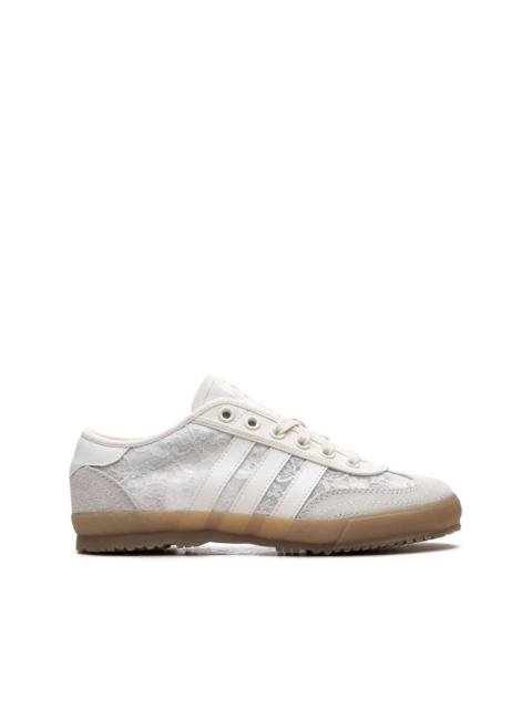 adidas x Naked ☆ Tischtennis ‘Silvery Daisy’ adidas Tischtennis NAKED Copenhagen Silvery Daisy Lace Pack