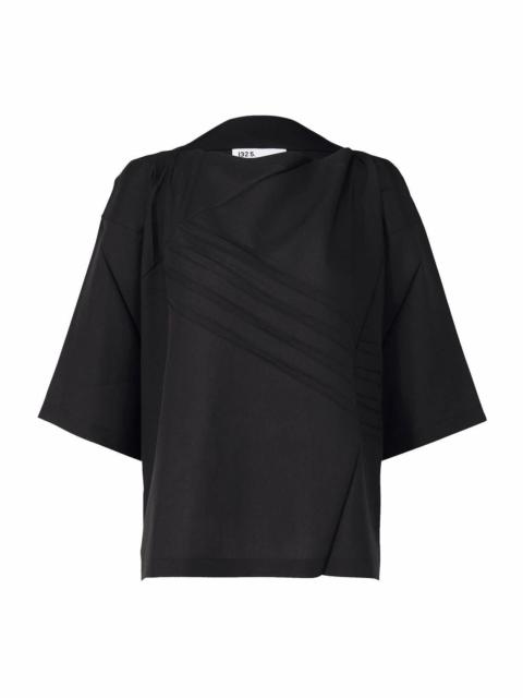 132 5. ISSEY MIYAKE PLEATS T BASIC