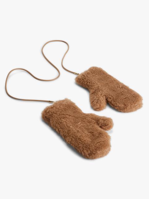 Max Mara OMBRAT2 Mittens in Teddy fabric