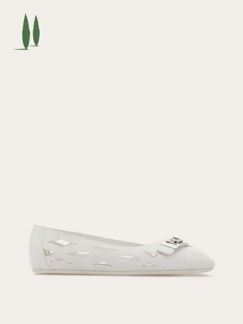 FERRAGAMO Back to Earth - Hug buckle ballet flat