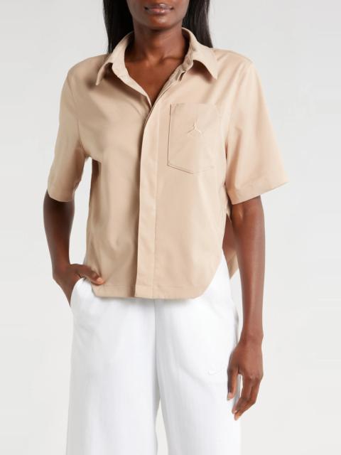 Crop Short Sleeve Stretch Button-Up Shirt