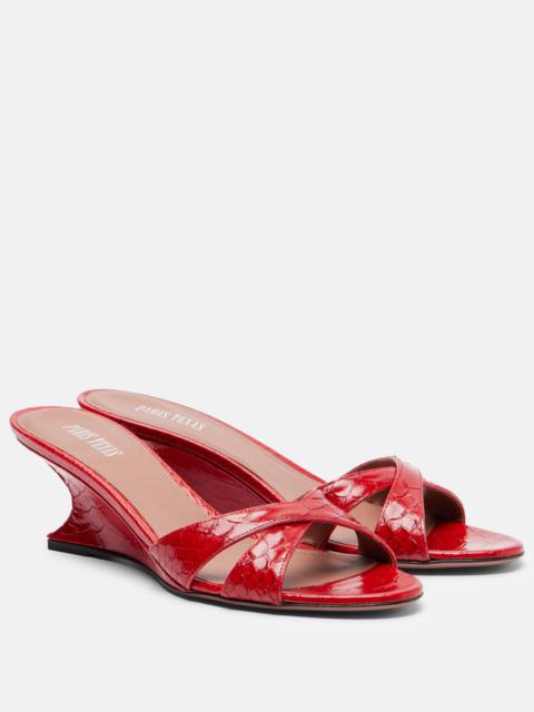 PARIS TEXAS Nina 50 croc-effect patent leather wedge mules