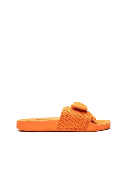 x Pharrell Williams Chancletas Hu slides