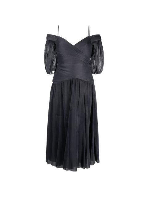 【送料&関税込】Zimmermann Black Off-shoulder Pleated Midi D ZIMMERMANN Cold-shoulder plissé-organza midi dress | THE OUTNET