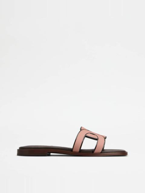 SANDALS IN LEATHER - PINK