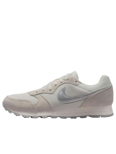 Nike (WMNS) Nike MD Runner 2 'Grey' 749869-108