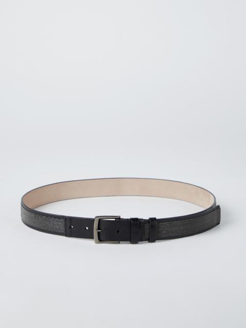 Precious belt in grained leather