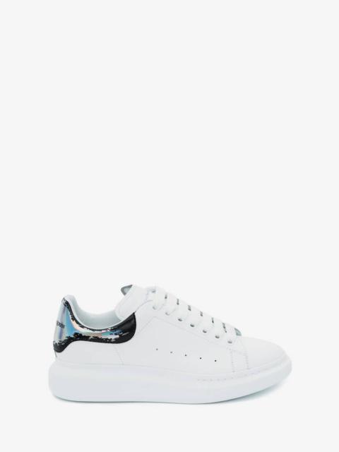 Oversized Sneaker in White/silver