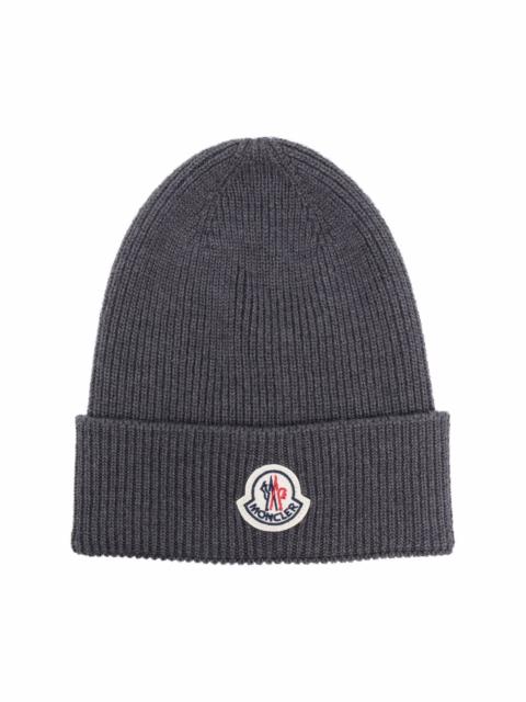 logo-patch knitted beanie hat