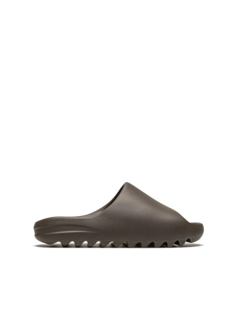 YEEZY YEEZY "Soot" slides
