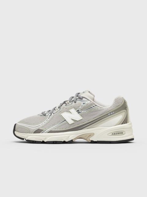 New Balance 740