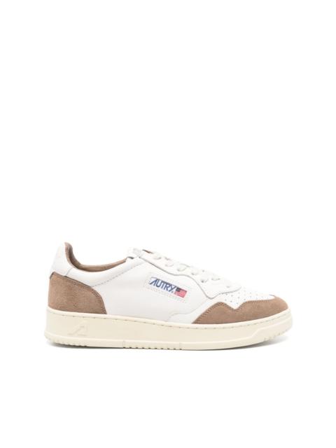 Medalist low sneakers