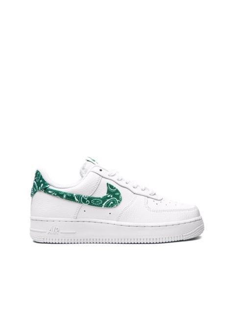 Nike 에어 포스 1 '07 ESS 스니커즈