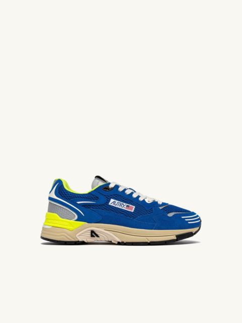 AUTRY HYPERWAY SNEAKERS IN PRINCESS BLUE AND VANILLA ICE MESH AND SUEDE