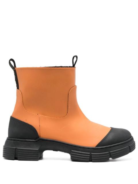 Recycled rubber boots