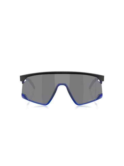 OAKLEY logo-engraved geometric sunglasses