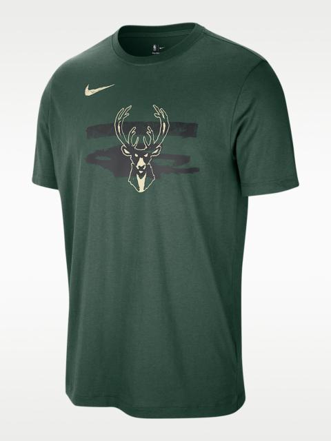 Nike Milwaukee Bucks Courtside Men's Nike NBA T-Shirt