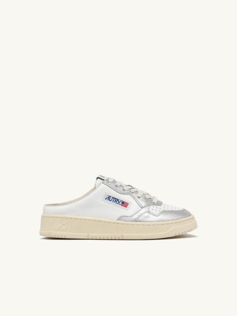 AUTRY MEDALIST MULE SNEAKERS IN WHITE AND SILVER LEATHER