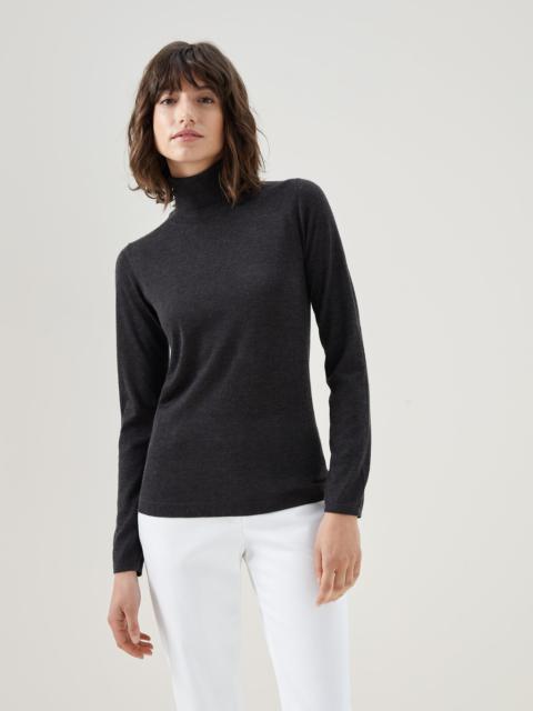 Brunello Cucinelli Cashmere and silk lightweight turtleneck sweater