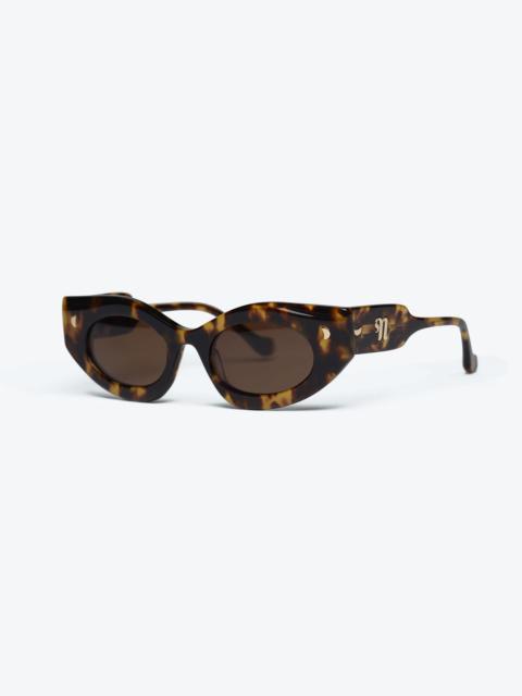 Nanushka LEONIE - Bio-plastic sunglasses - Dark Amber
