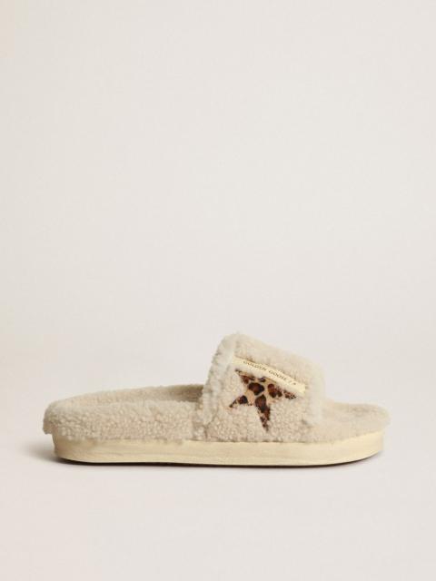Golden Goose Poolstar in beige shearling with leopard-print pony skin star