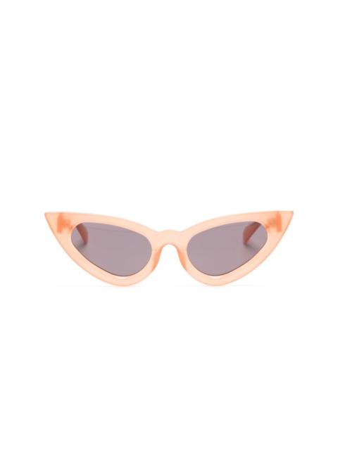 cat-eye frame tinted-lenses sunglasses