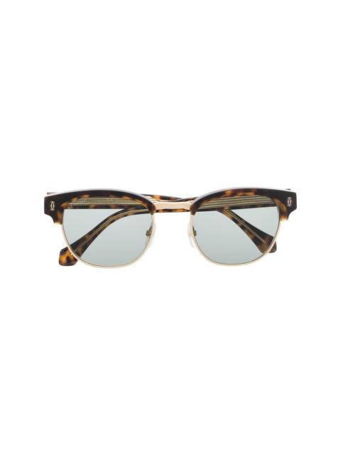 tortoiseshell-effect sunglasses