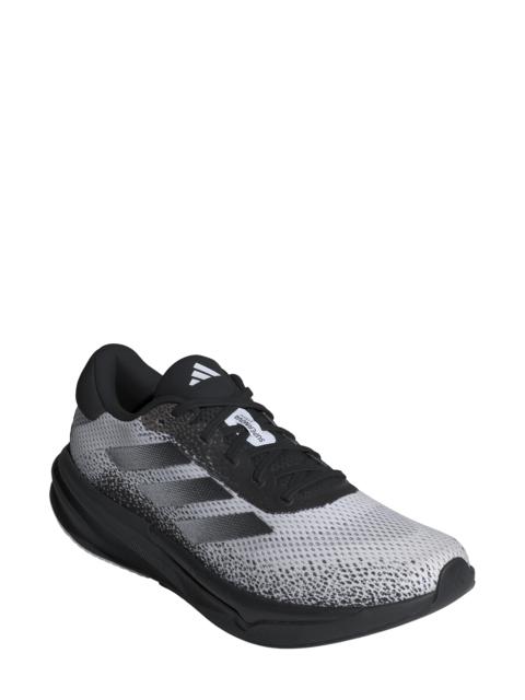 Supernova Stride Running Shoe in Black/White/Black