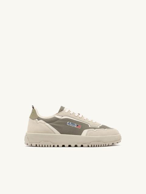 AUTRY Wildpace Nubuck 및 고무 변죽 스웨이드 및 CORDURA®-Ripstop Sneakers