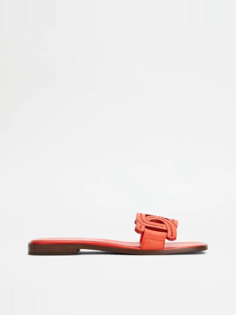 SANDALS IN LEATHER - RED