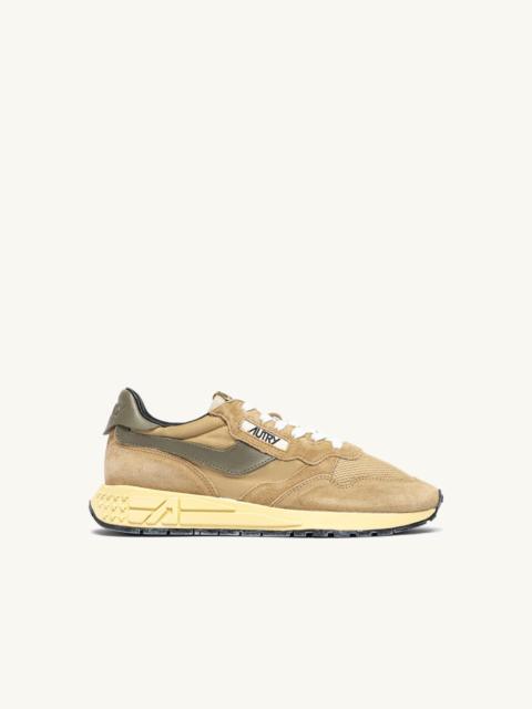 AUTRY REELWIND LOW SNEAKERS IN FOAM SUGAR AND COVERT GREEN NYLON AND SUEDE