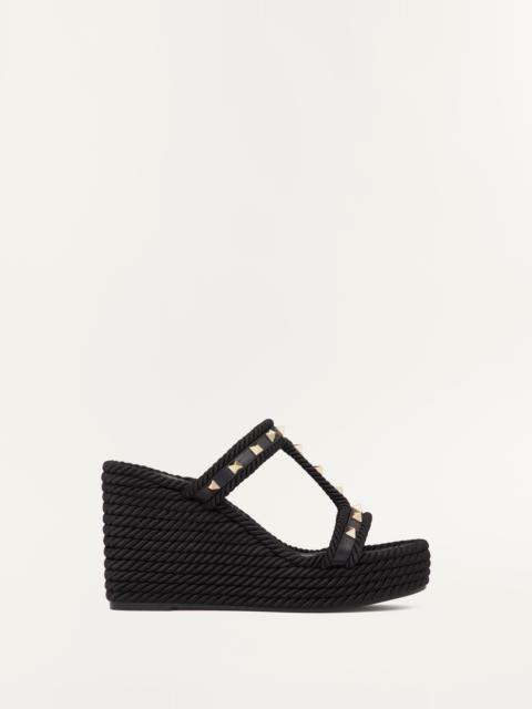 ROCKSTUD WEDGE IN CALFSKIN 90MM