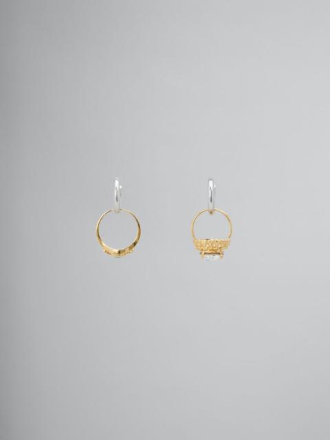 HOOP EARRINGS WITH MISMATCHED RINGS