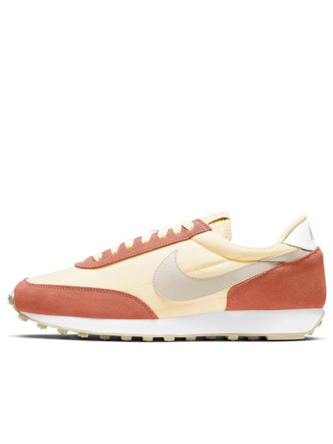 (WMNS) Nike Daybreak 'Pale Ivory Desert Sand' CK2351-106