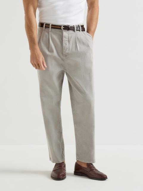 Garment-dyed iconic fit five-pocket trousers in comfort cotton lightweight denim with double pleats