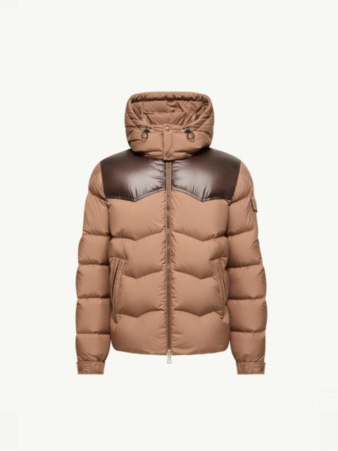 Moncler Ravelis Hooded Zig-Zag Quilted Short Down Jacket