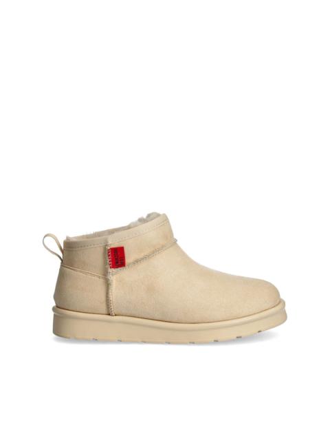 Moschino logo-patch boots