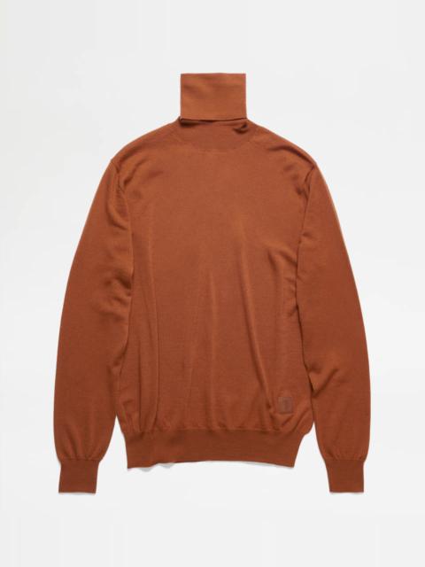 Tod's TURTLENECK SWEATER - BROWN