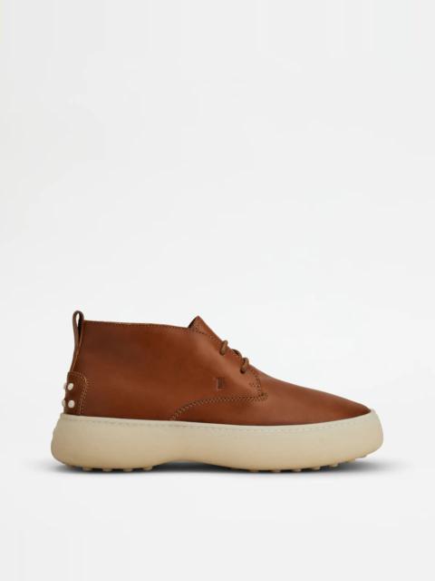 Tod's TOD'S W. G. DESERT BOOTS IN LEATHER - BROWN