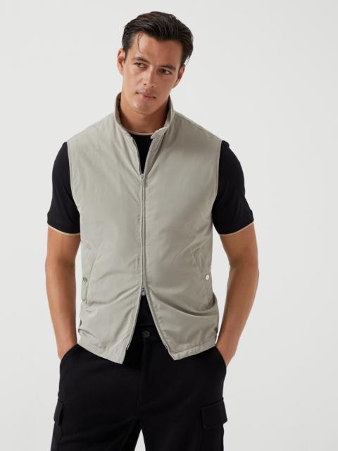 Water-resistant microfiber vest with Thermore® padding