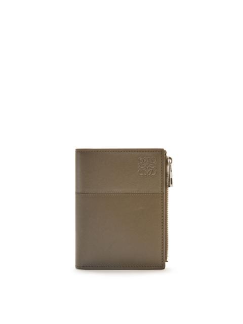 Slim compact wallet in shiny calfskin