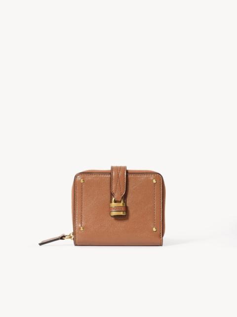 Chloé PADDINGTON BIFOLD WALLET IN GRAINED LEATHER