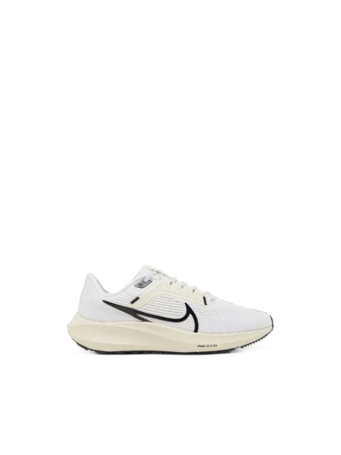 Nike Pegasus 40 sneakers