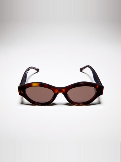 GUCCI GG2207S Cat-eye frame sunglasses